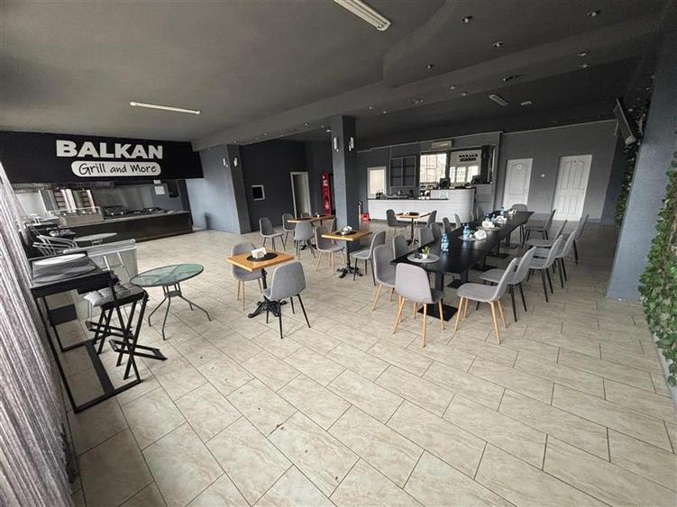 Spațiu comercial, de 140 mp, în Central