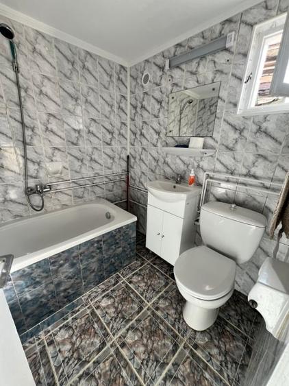 Casă individuală cu 3 camere cu Canalizare în Iancului