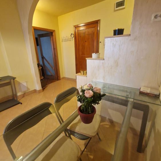 Apartament cu 4 camere decomandat în Soarelui