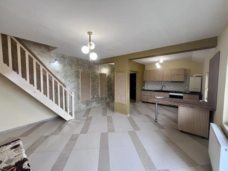 Apartament cu 3 camere în Dâmbovița