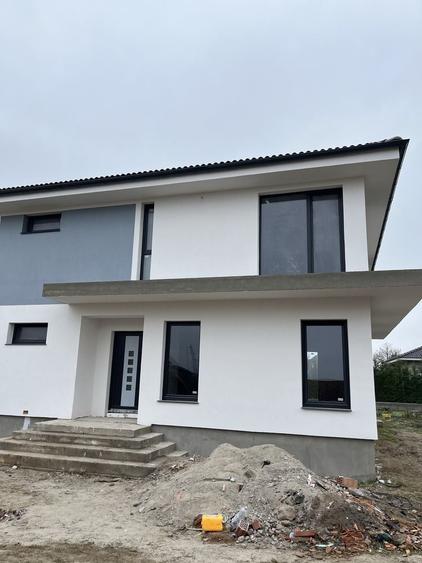 Casă cu 4 camere în Nord