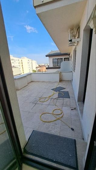 Apartament cu 3 camere decomandat în Dorobanți