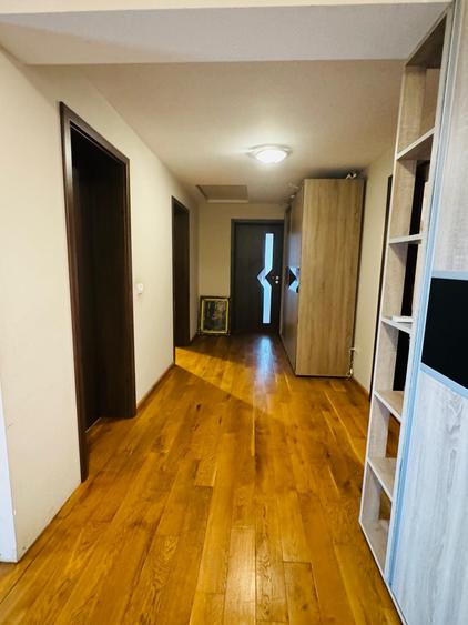 Casă individuală cu 5 camere cu Teren 500 Mp în Ghiroda