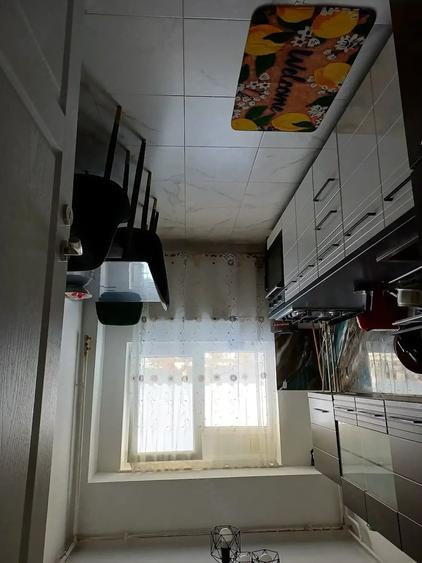 Apartament cu 3 camere decomandat în Berceni