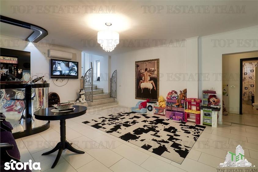 Casă cu 10 camere cu Teren 530 Mp în Agigea