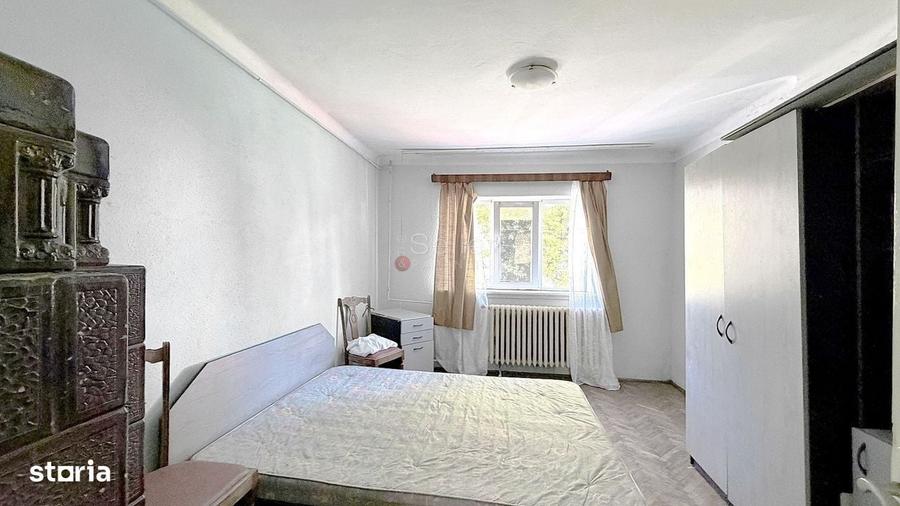 Casă cu 4 camere în Noua
