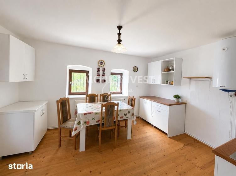 Casă cu 4 camere cu Teren 6642 Mp în Pianu