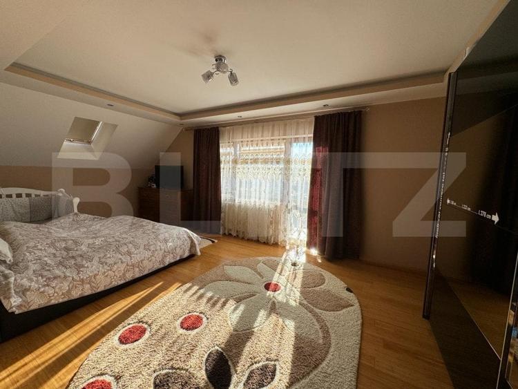 Casă individuală cu 6 camere cu Garaj în Horodnic
