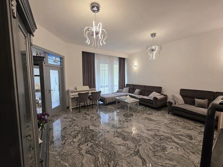 Apartament cu 4 camere decomandat în Decebal