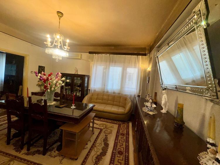 Apartament cu 4 camere circular, mobilat în Universitate