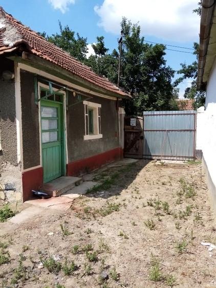 Casă individuală cu 3 camere cu Canalizare în Zerindu Mic