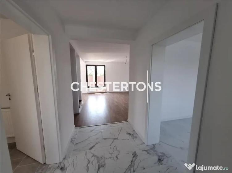 Casă cu 4 camere cu Teren 438 Mp în Crevedia