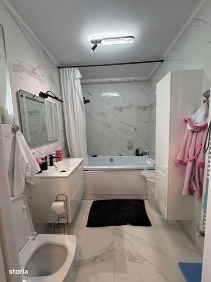 Apartament cu 3 camere în Hotvon