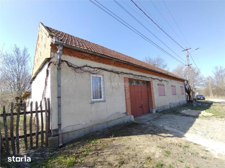 Casă cu 8 camere cu Teren 3800 Mp în Central