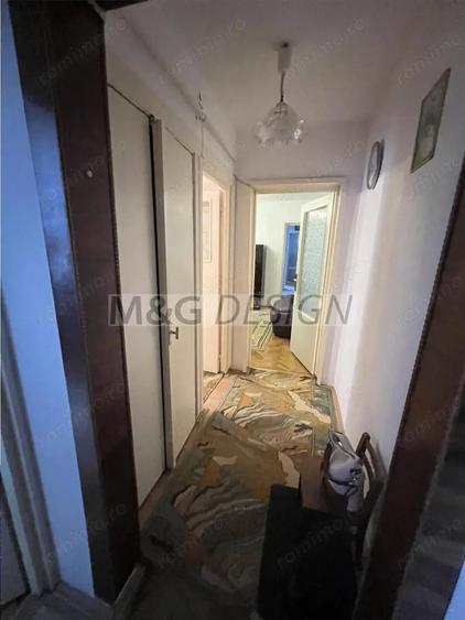Apartament cu 4 camere semidecomandat în Central
