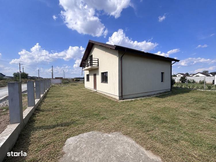 Casă cu 4 camere în Domnești