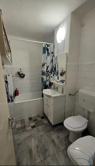 Apartament cu 3 camere decomandat în Complex Studențesc
