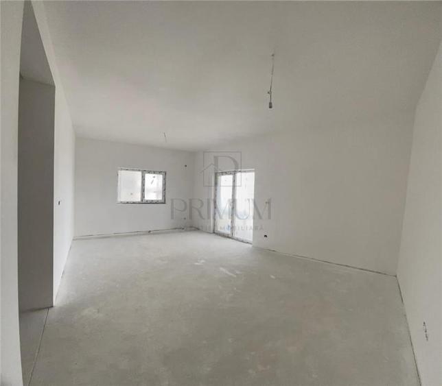 Duplex cu 5 camere cu Canalizare în Giroc