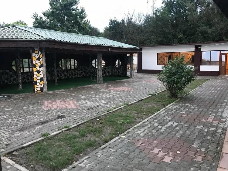 Spațiu comercial, de 2,200 mp, în Central