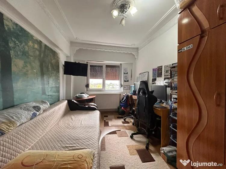 Apartament cu 3 camere decomandat în Central