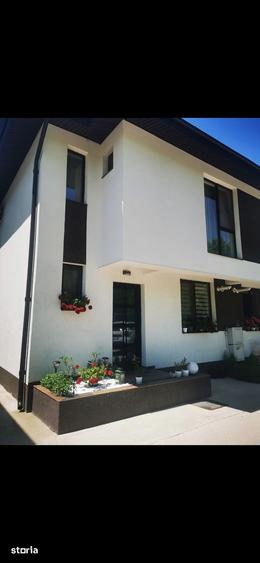 Casă cu 4 camere cu Teren 50 Mp în Central