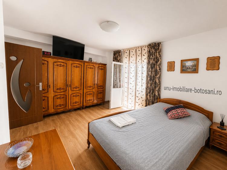 Apartament cu 3 camere decomandat în Sud-Vest