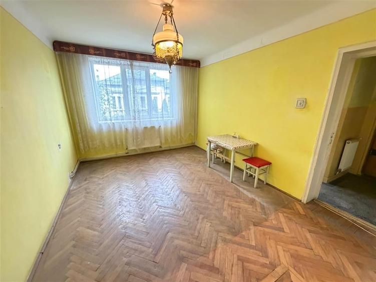 Apartament cu 2 camere nedecomandat în Energiei