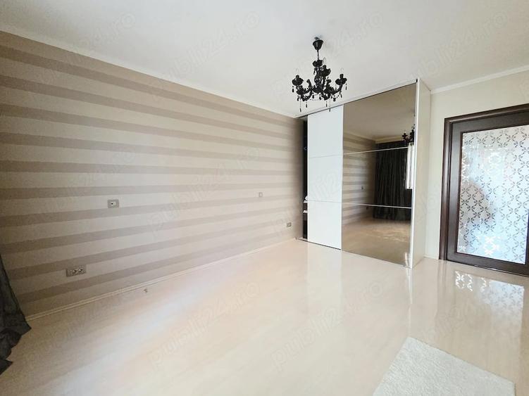 Apartament cu 4 camere decomandat în Central