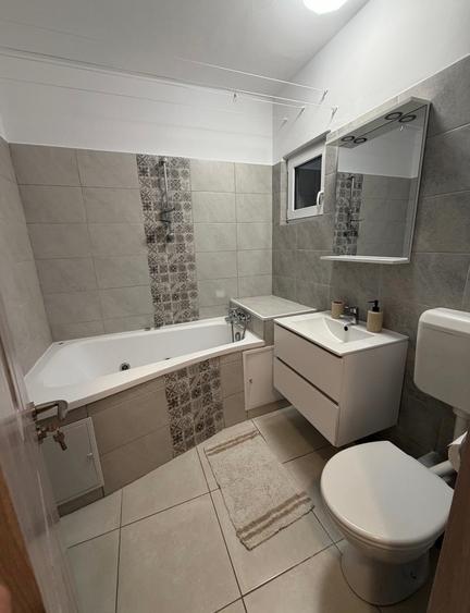 Apartament cu 2 camere semidecomandat în Păcii