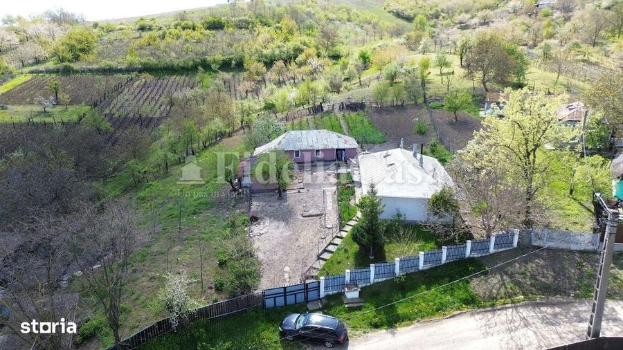 Casă cu 4 camere în Comarna