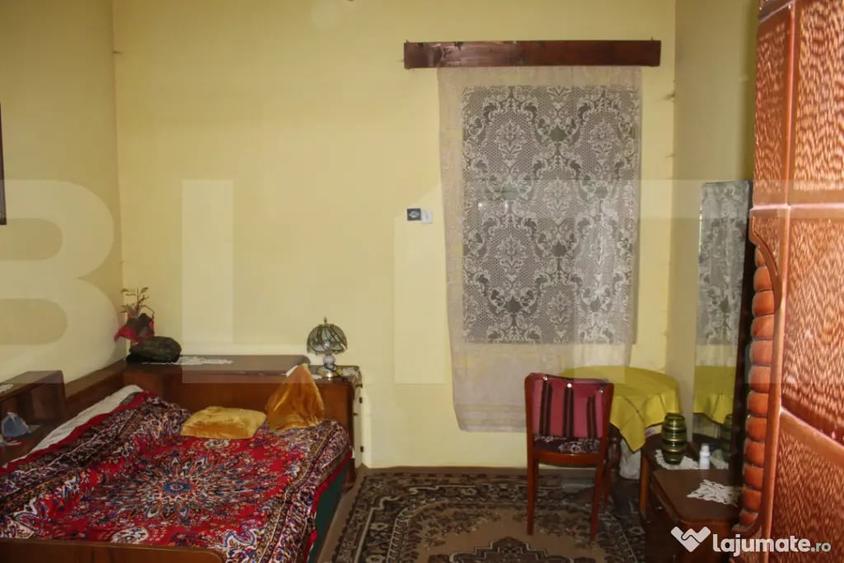 Casă cu 4 camere cu Teren 1500 Mp în Vâlcele