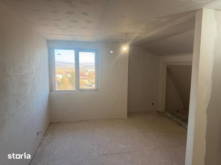 Apartament cu 3 camere decomandat în Sângeorgiu de Mureș