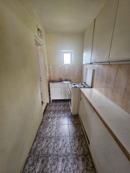 Apartament cu 3 camere decomandat, mobilat în Zorilor