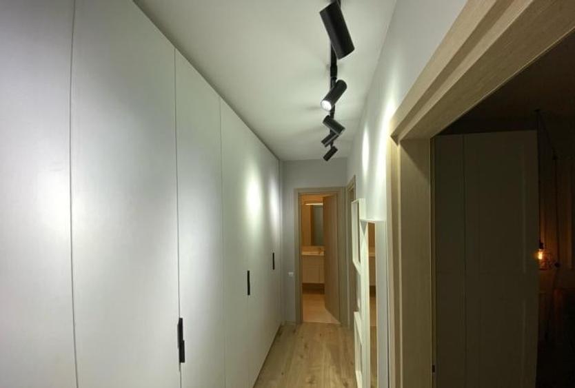 Apartament cu 3 camere decomandat, mobilat în Băneasa