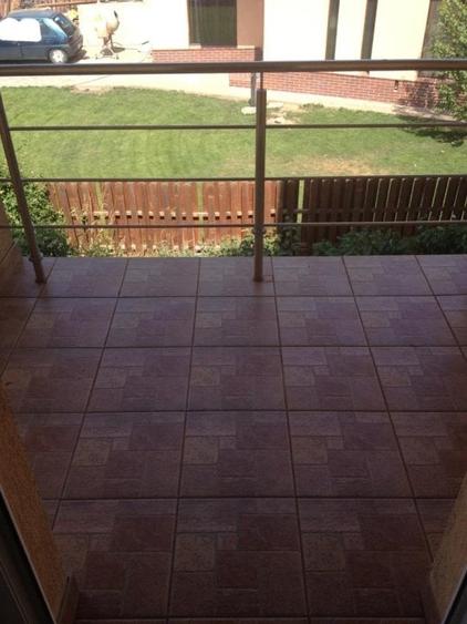 Duplex cu 6 camere cu Canalizare în Central