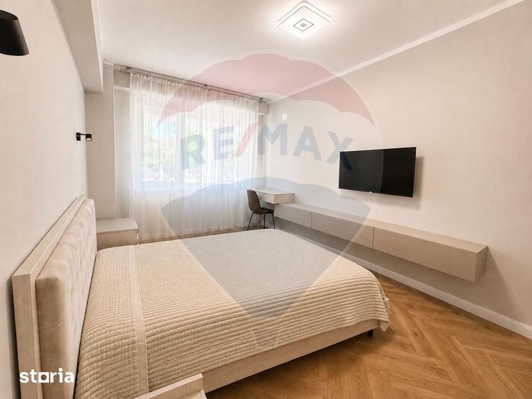 Apartament cu 3 camere decomandat în Sud