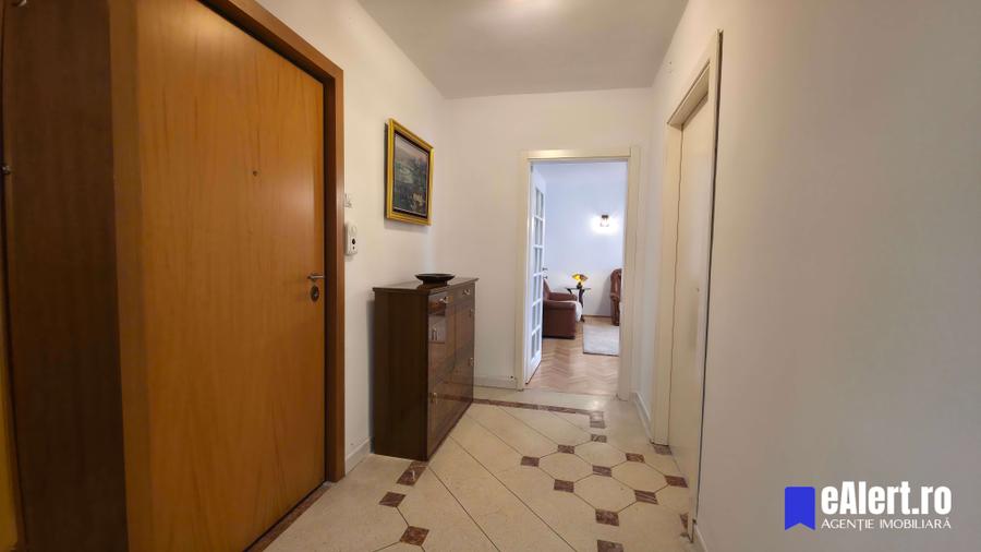 Apartament cu 2 camere decomandat în P-ța Unirii