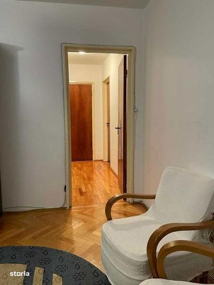 Apartament cu 3 camere semidecomandat, mobilat în Drumul Taberei