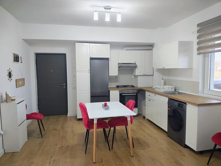 Apartament cu 2 camere semidecomandat, mobilat în Tunari
