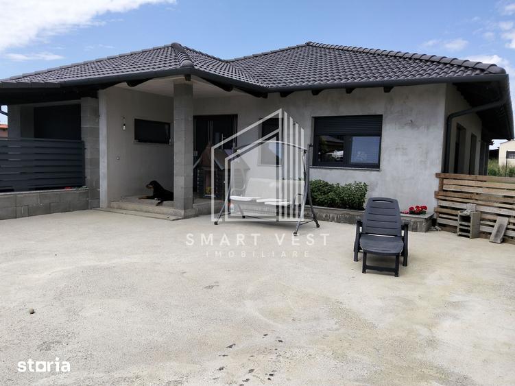 Casă cu 4 camere semidecomandat cu Teren 718 Mp în Poiana Mare
