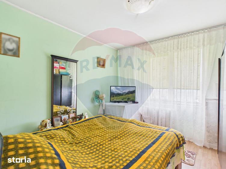 Apartament cu 4 camere decomandat în Rahova