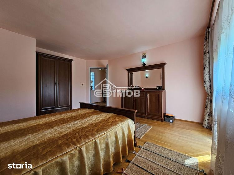 Casă cu 4 camere cu Teren 820 Mp în Buciumeni