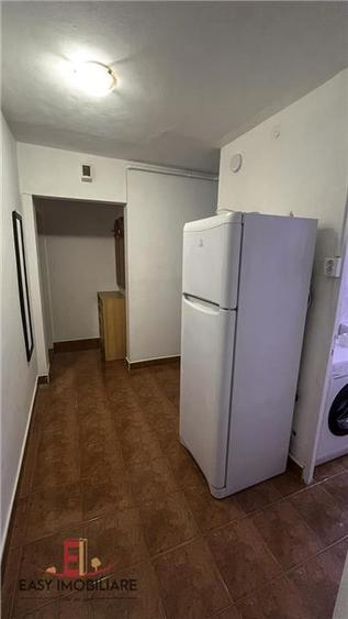 Apartament cu 2 camere semidecomandat în 7 Noiembrie