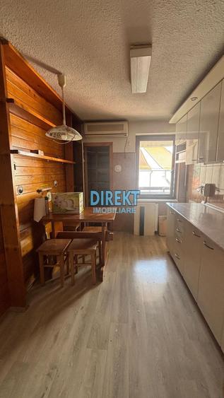 Apartament cu 3 camere decomandat în Central