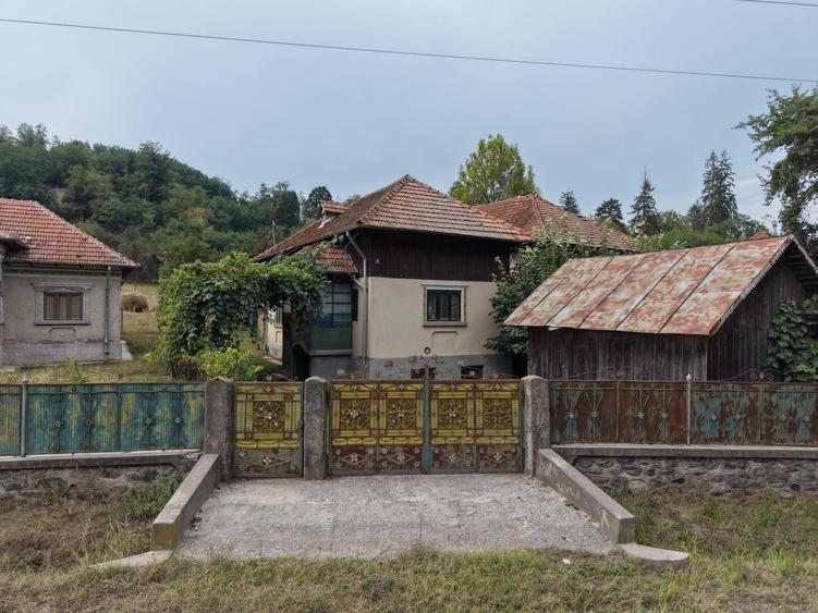 Casă cu 4 camere în Morăști