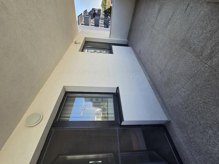Apartament cu 3 camere decomandat în Exterior Vest