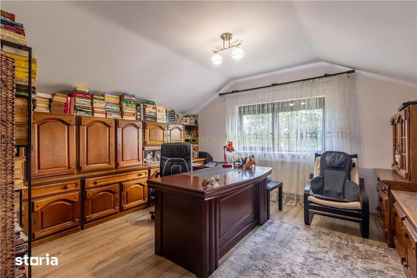 Casă cu 5 camere cu Teren 300 Mp în Central