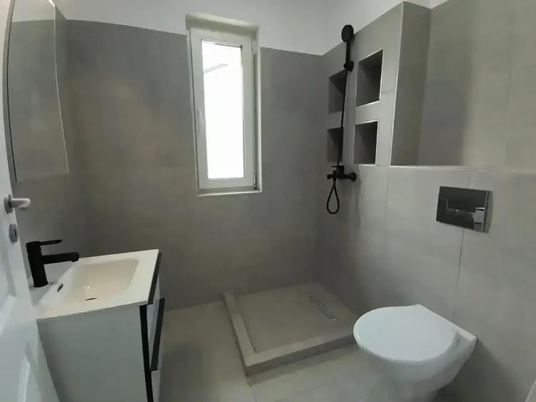 Casă individuală cu 4 camere cu Canalizare în Nord