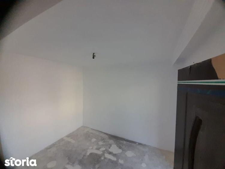 Apartament cu 3 camere nedecomandat în Mircea cel Bătrân