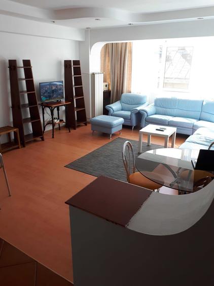Apartament cu 3 camere semidecomandat în Kogălniceanu